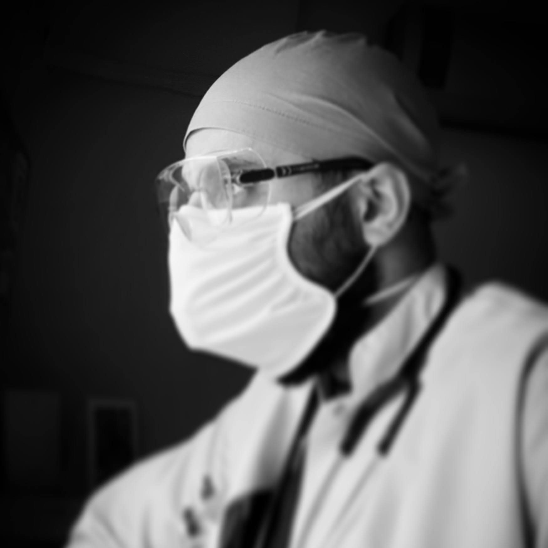 DR. CİHAN SÜRER